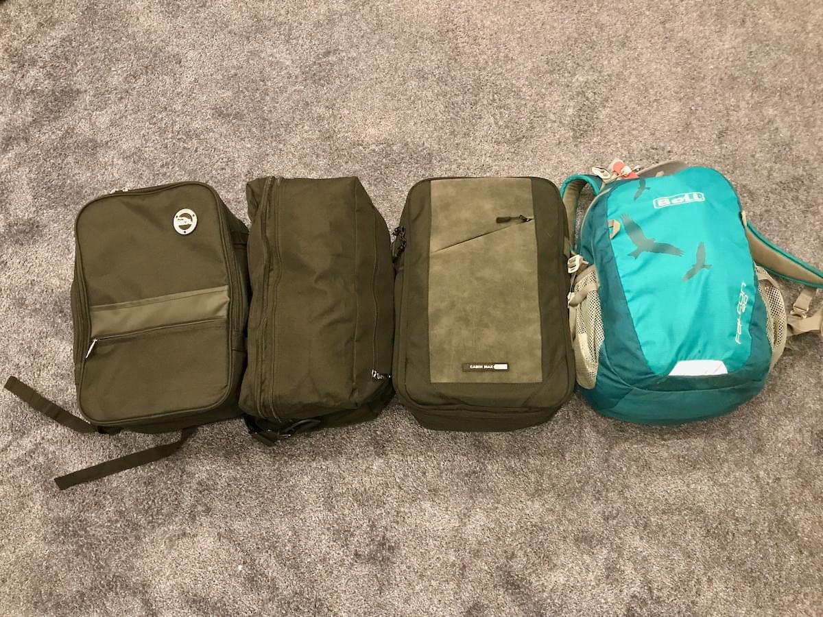 Čtyřčlenná rodina sbalená na 3 týdny do příručních zavazadel 😁